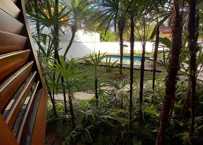 Suíte no Condomínio Itamambuca - Muito Perto da Praia !!!
